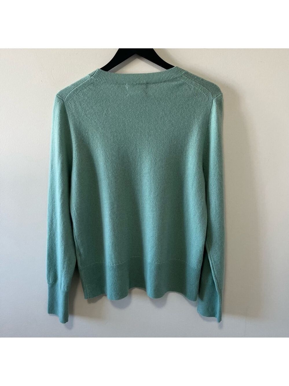 J. Crew Cashmere classic-fit crewneck sweater Size M - Picture 4 of 12